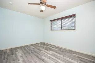 11915 N Hanworth Dr, Houston, TX 77031 - Photo 24