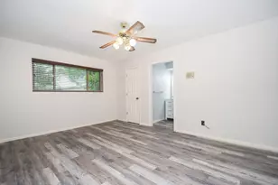 11915 N Hanworth Dr, Houston, TX 77031 - Photo 14