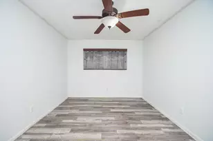 11915 N Hanworth Dr, Houston, TX 77031 - Photo 22