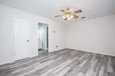 11915 N Hanworth Drive, Houston, TX 77031 - Photo 16