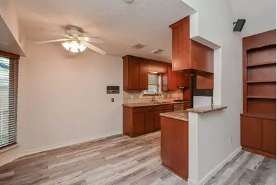 11915 N Hanworth Drive, Houston, TX 77031 - Photo 8