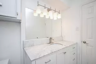 11915 N Hanworth Dr, Houston, TX 77031 - Photo 18