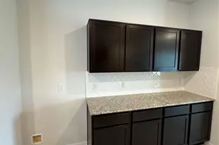 13301 Villa Sola Dr, La Marque, TX 77568 - Photo 4