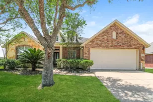 5705 Emerald Brook Ln, League City, TX 77573 - Photo 2