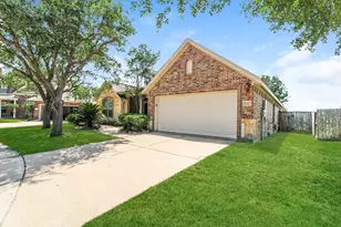 5705 Emerald Brook Ln, League City, TX 77573 - Photo 1