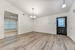 508 E Castle Harbour Dr, Friendswood, TX 77546 - Photo 6