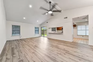 508 E Castle Harbour Dr, Friendswood, TX 77546 - Photo 4