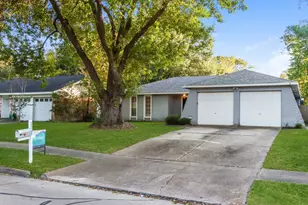 16310 Forest Bend Ave, Friendswood, TX 77546 - Photo 2