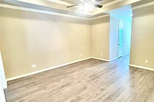 1049 W 22nd St, Houston, TX 77008 - Photo 8