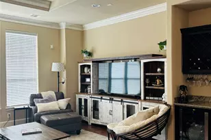 1049 W 22nd St, Houston, TX 77008 - Photo 4