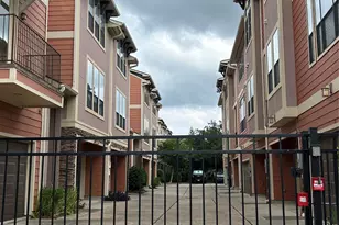 1049 W 22nd St, Houston, TX 77008 - Photo 2