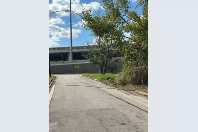 21 Taylor Court, Houston, TX 77020 - Photo 8