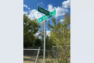 21 Taylor Court, Houston, TX 77020 - Photo 2