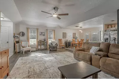 2203 Shannon Drive, Huntsville, TX 77320 - Photo 4