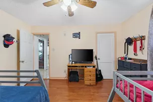 1227 Common Park Dr, Houston, TX 77009 - Photo 14