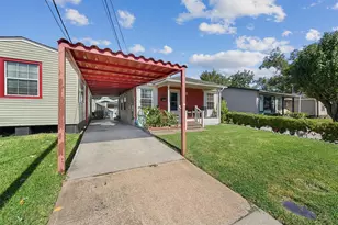 1227 Common Park Dr, Houston, TX 77009 - Photo 2