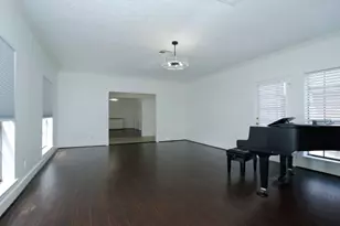 8006 Albin Ln, Houston, TX 77071 - Photo 10