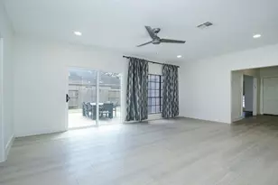 8006 Albin Ln, Houston, TX 77071 - Photo 16