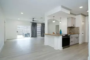 8006 Albin Ln, Houston, TX 77071 - Photo 18