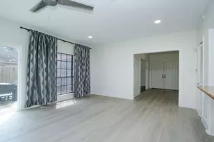 8006 Albin Ln, Houston, TX 77071 - Photo 16