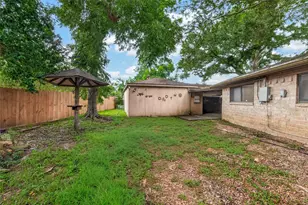 9854 Sagebark Dr, Houston, TX 77089 - Photo 36