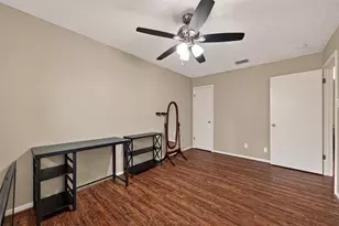 9854 Sagebark Dr, Houston, TX 77089 - Photo 26