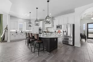 6015 Henry Hamlet Dr, Conroe, TX 77304 - Photo 2
