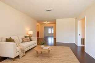 5631 Westover St, Houston, TX 77033 - Photo 2