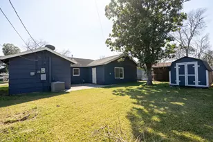 5631 Westover St, Houston, TX 77033 - Photo 18