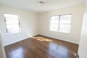 5631 Westover St, Houston, TX 77033 - Photo 12