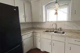 2918 46th St, Dickinson, TX 77539 - Photo 4