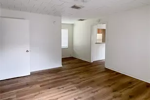 1241 Chevy Chase St, Angleton, TX 77515 - Photo 4