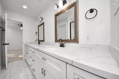 10038 Westview Drive, Houston, TX 77055 - Photo 30