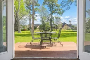509 Light St, Anahuac, TX 77514 - Photo 8