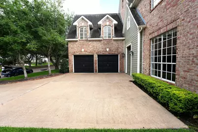 322 Lakeside Boulevard, Sugar Land, TX 77478 - Photo 2