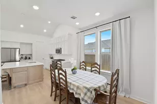 11915 S Pavillion Dr, Mont Belvieu, TX 77523 - Photo 14