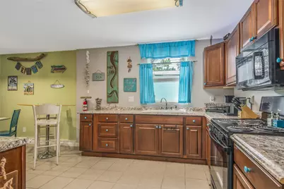 1315 40th Street, Galveston, TX 77550 - Photo 6