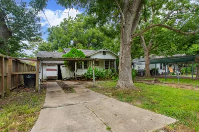 1720 W Sidnor Street, Alvin, TX 77511 - Photo 2