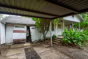 1720 W Sidnor St, Alvin, TX 77511 - Photo 22