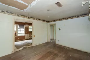 1720 W Sidnor St, Alvin, TX 77511 - Photo 8