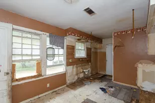 1720 W Sidnor St, Alvin, TX 77511 - Photo 16