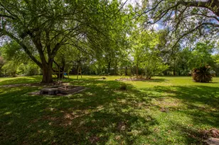 6811 Cemetary Rd, Manvel, TX 77578 - Photo 22