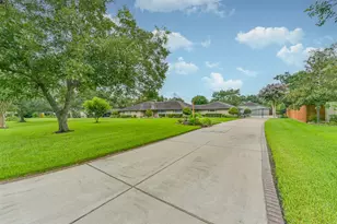 3210 Nottingham St, Pearland, TX 77581 - Photo 2