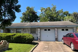 13026 Glenwyck St, Houston, TX 77045 - Photo 2