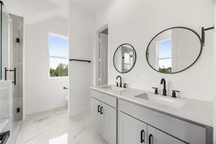 947 Green Meadow St, Houston, TX 77091 - Photo 12