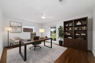 10206 Oak Point Dr, Houston, TX 77043 - Photo 24