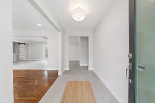 10206 Oak Point Dr, Houston, TX 77043 - Photo 4