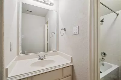 3203 Holly Path Drive, Houston, TX 77042 - Photo 46