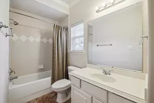 3203 Holly Path Dr, Houston, TX 77042 - Photo 38