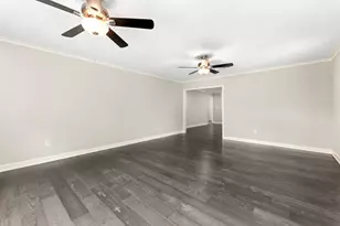 12219 Wessex Dr, Houston, TX 77089 - Photo 14